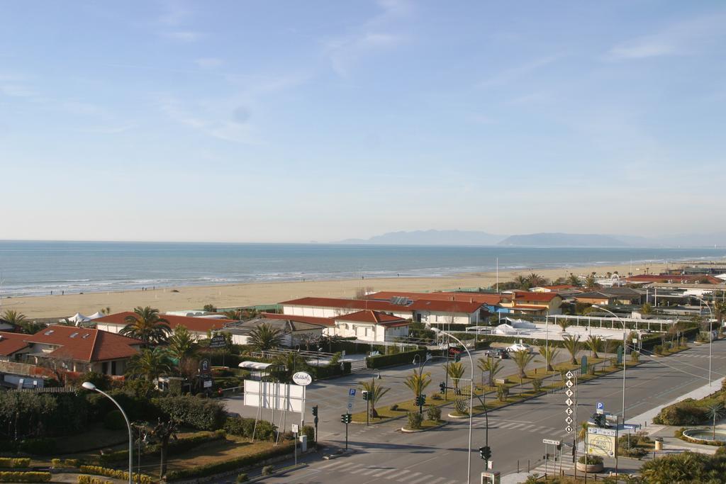 Savoy Hotel Marina di Pietrasanta Exterior photo